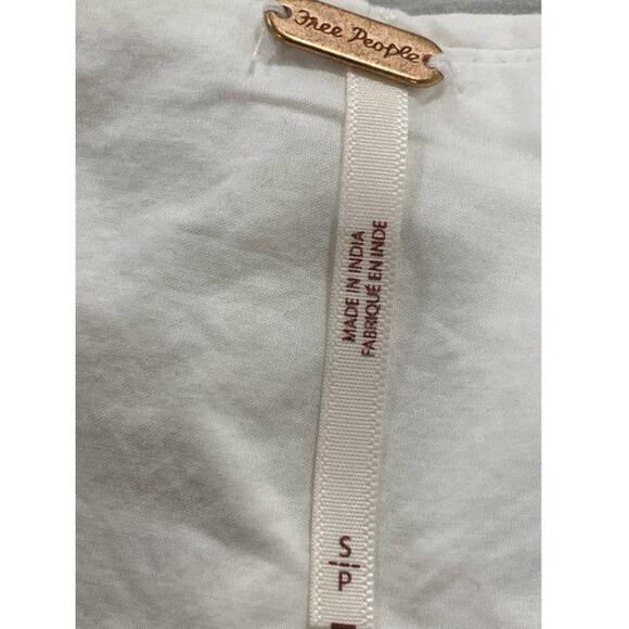 Free People Eyelet Scallop Shorts Size Small White Boho Festival - Picture 2 of 5